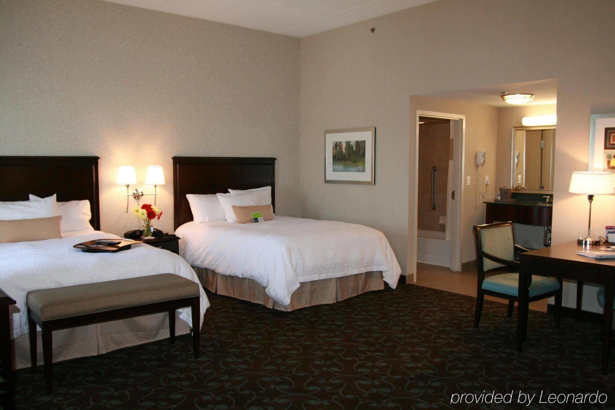 Hampton Inn & Suites By Hilton Barrie Room photo